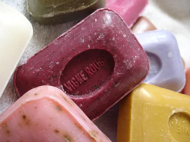 PFAS Free Body Wash: What to Look For and Why It Matters