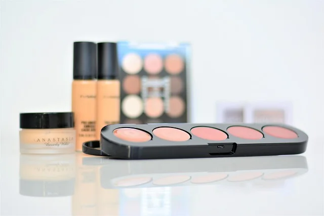 PFAS Free Concealer: Non-Toxic Makeup Picks