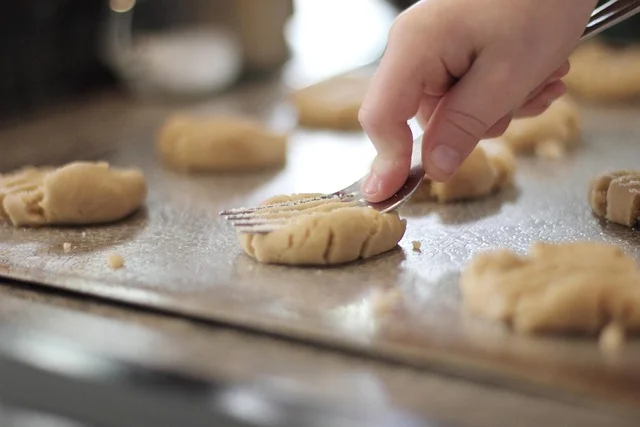 PFAS in Kids Snack Packaging: What Wraps Your Child's Food