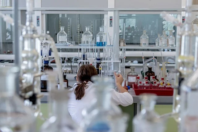 PFAS in Lab Coats: Safe Workwear for Science Professionals