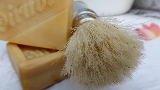 PFAS in Shaving Cream: Safer Grooming Choices for Men